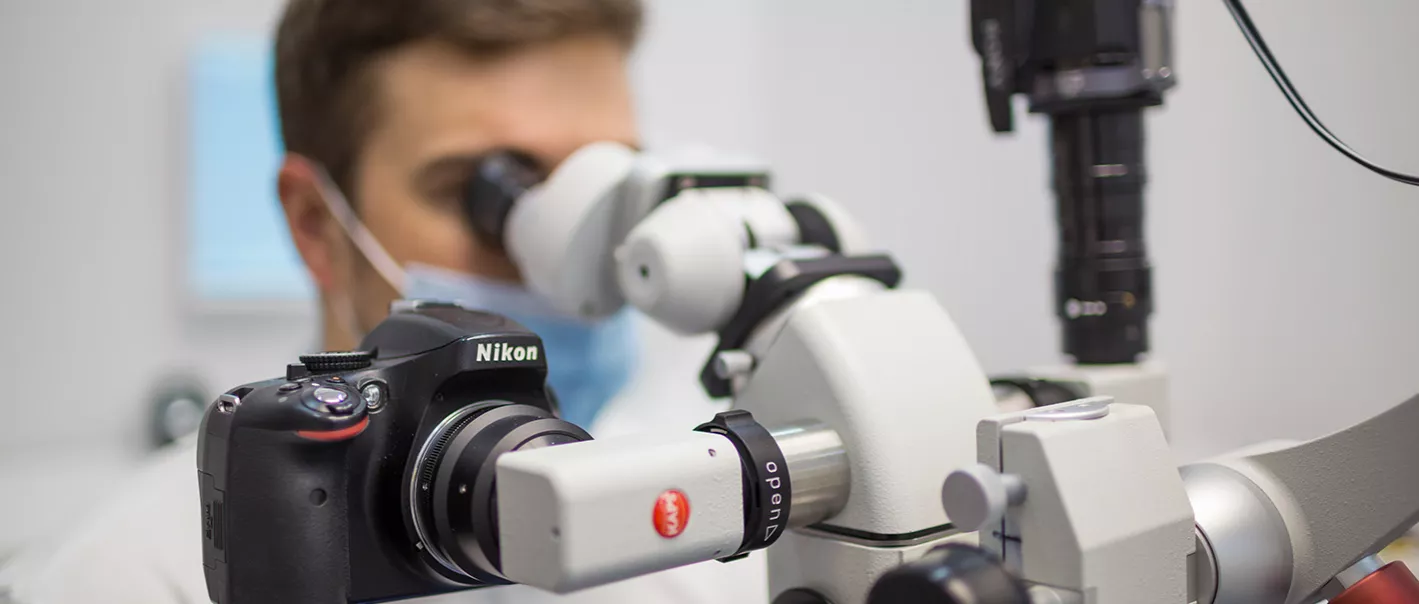 Дентальний микроскоп