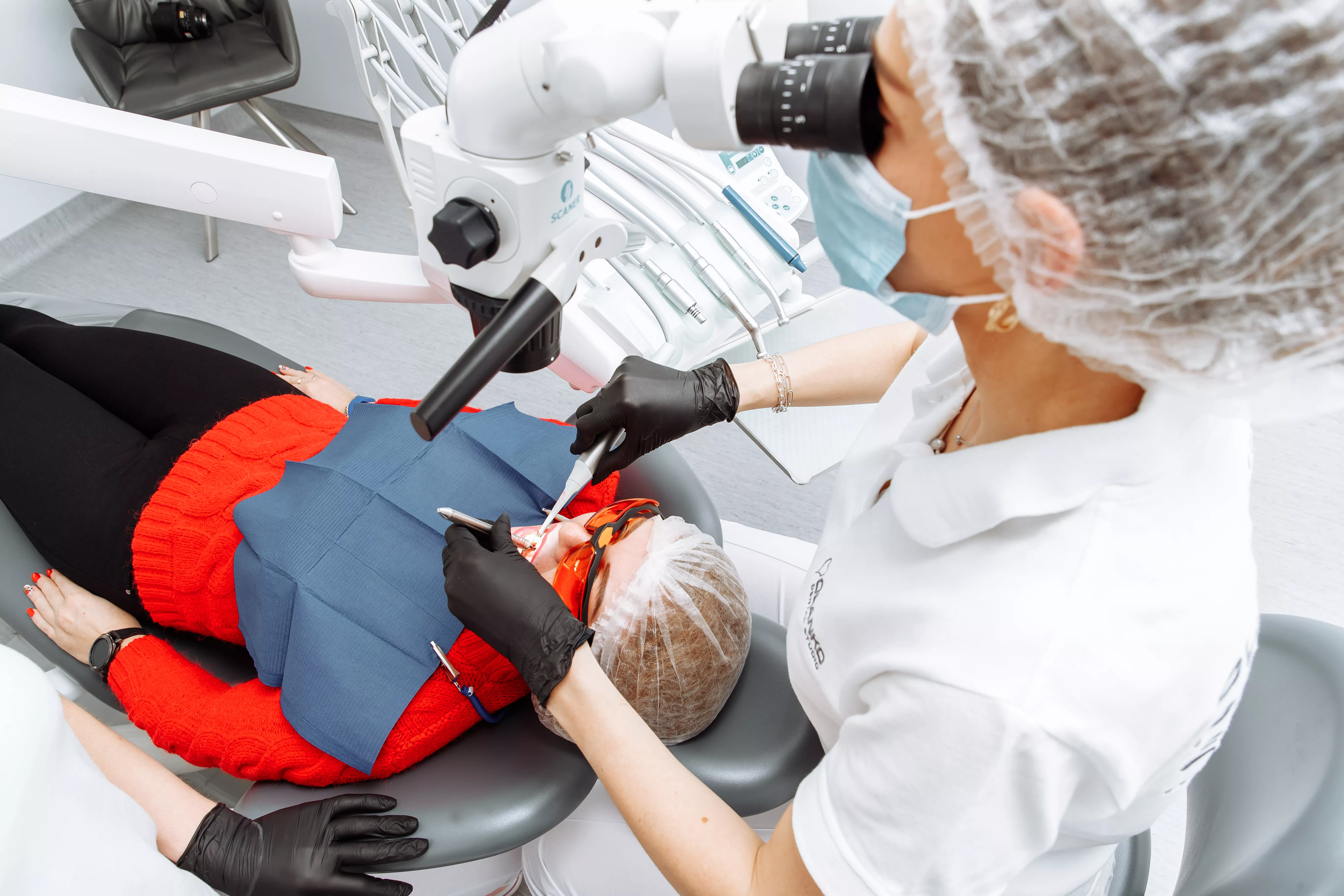 Пломбування каналів зуба під мікроскопом у Києві, Броварах